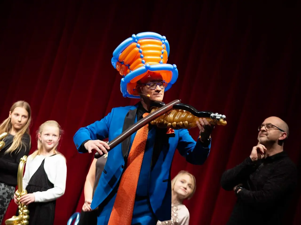 Kouzelník na oslavě velký